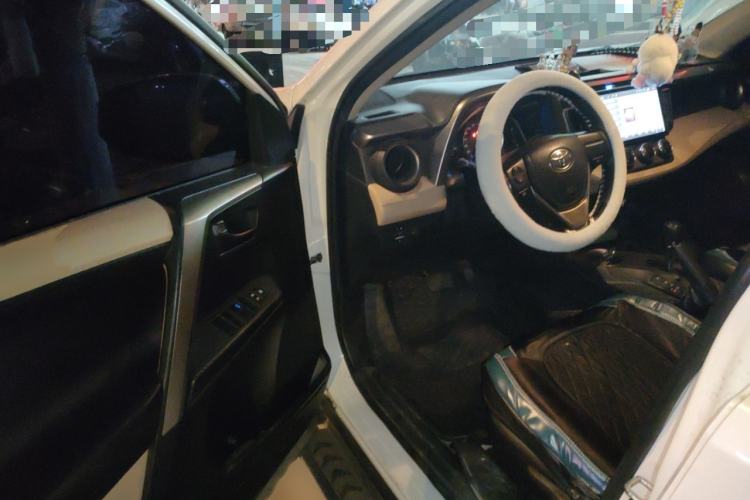 Used Toyota RAV4 2015 2.0L CVT Two-Wheel Drive Urban Edition