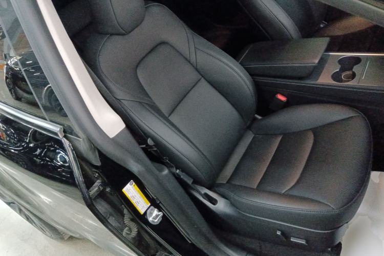 Used Tesla Model Y 2023 Rear-Wheel-Drive Version