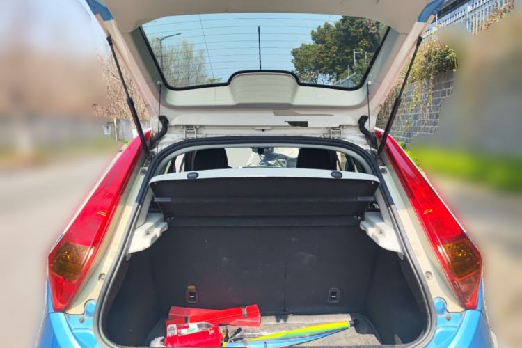 Used MG 3 2014 1.5L AMT Elite Edition Trunk