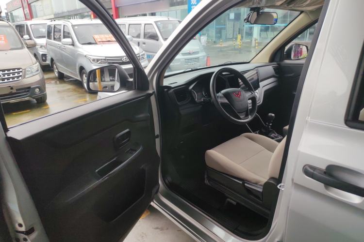 Used Wuling Hongguang V 2022 1.5L Jingqu Edition Electric-Assist LAR Driver Seat