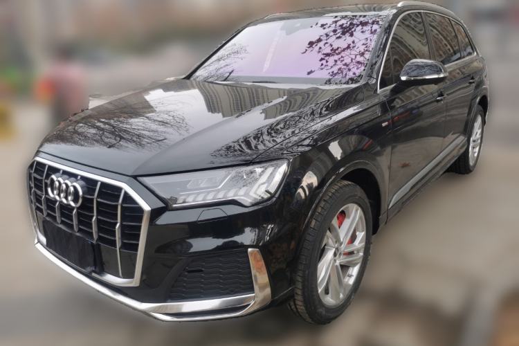 Used Audi Q7 2021 45 TFSI quattro S line Sport model
