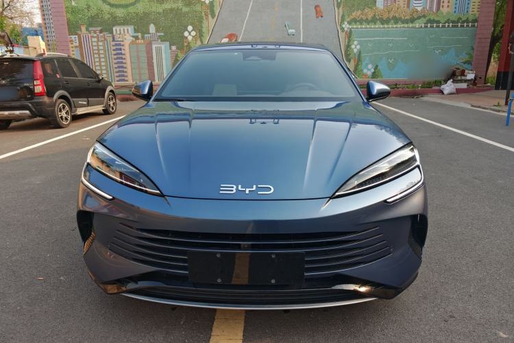 Used BYD Seal 2023 DM-i 1.5T 121km Prestige Model Front