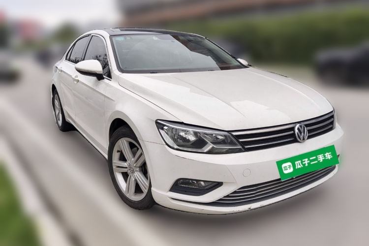 Used Volkswagen Lamando 2017 280TSI DSG Comfort Edition Front Right 45 Deg