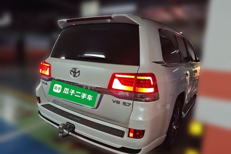 Used Toyota Land Cruiser 2020 5.7L VX-R Genuine Leather 8 Airbags Trailer Hitch Spare Tire Sunroof – Middle East Specifications

