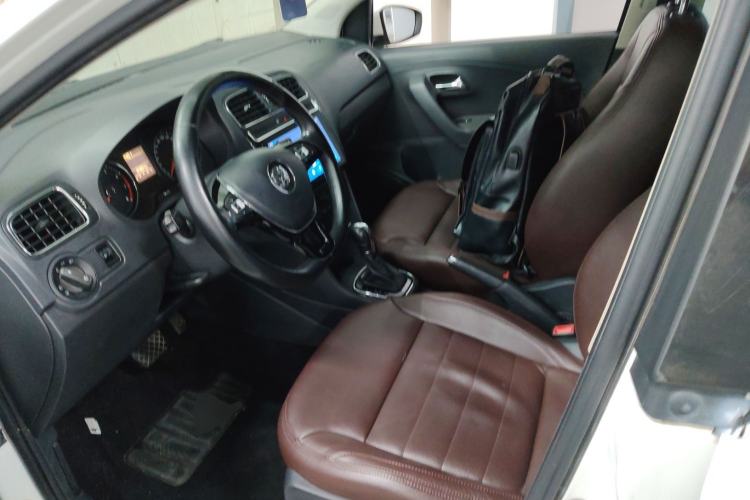 Used Volkswagen Polo 2016 1.6L Automatic Comfort Model