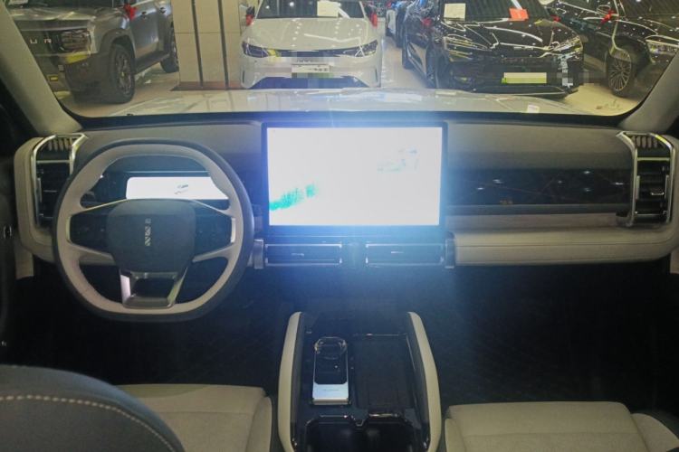 Used iCAR 03 2024 472km Four-Wheel Drive Long-Range Version
