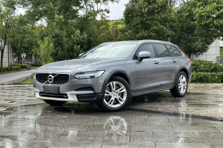 Used Volvo V90 2017 Cross Country T5 AWD Smart Range Edition
