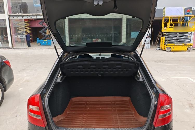 Used Skoda Octavia 2015 Classic Model 1.6L Manual Eado Version
