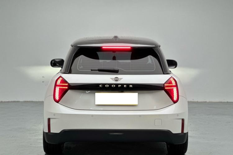 Used MINI Electric COOPER 2024 456km COOPER E Classic Edition
