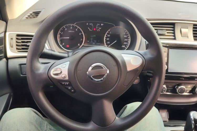 Used Nissan Sylphy 2016 1.6XV CVT Smart Enjoyment Version Steering Wheel