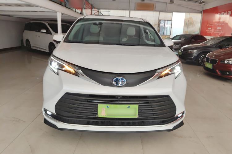 Used Toyota Sienna 2023 2.5L Hybrid Comfort Edition
