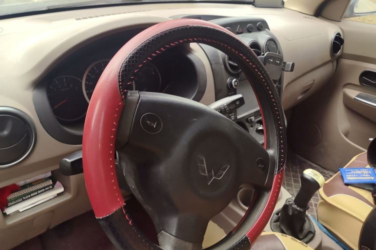 Used Wuling Hongguang 2014 1.2L Standard Model China IV
