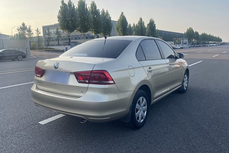 Used Volkswagen Santana 2013 1.6L Automatic Fashion Edition Exterior 5