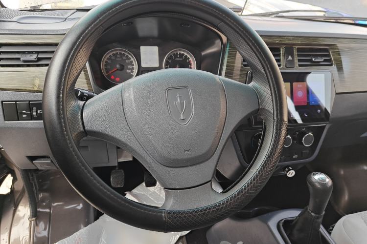 Used Jinbei Hiace X30 2020 1.5L Super-Comfortable Version China VI Standard SWC15M