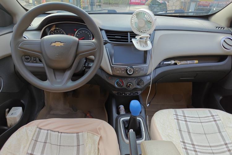 Used Chevrolet Sail 2015 Sail 3 1.3L Manual Ideal Edition Center Console