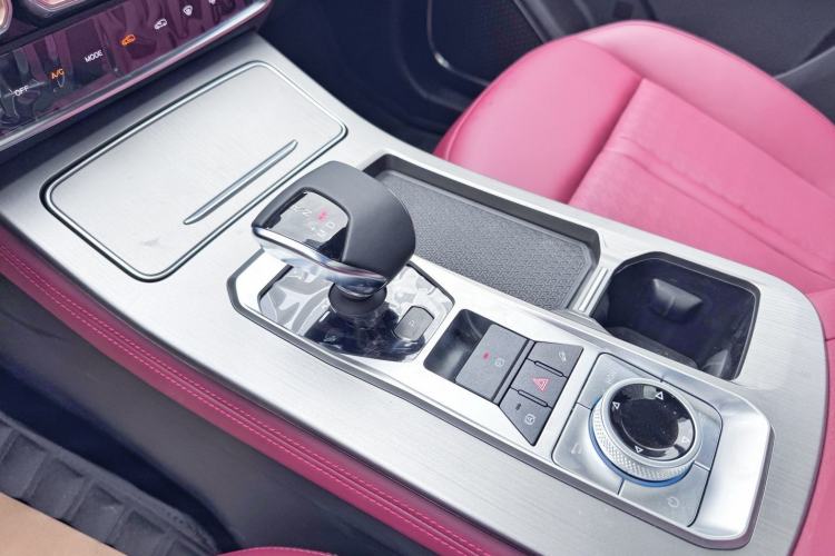 Used JETOUR X70 PLUS 2025 Champion Edition 1.5T DCT Champion PRO 7-Seater Gear Lever