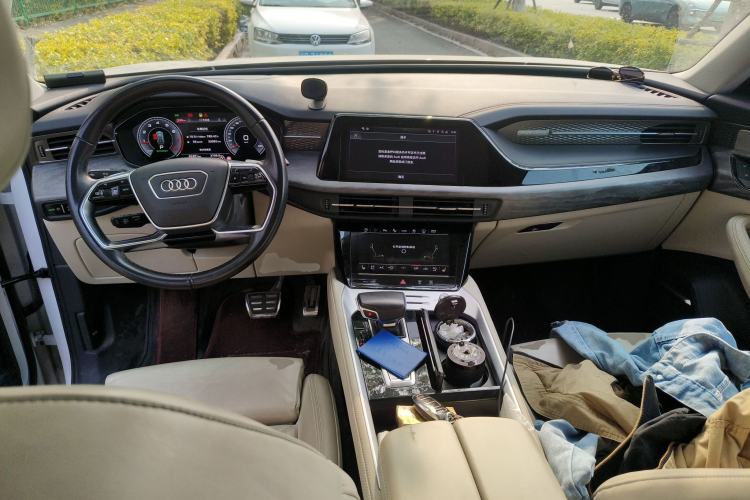 Used Audi Q6 2023 45 TFSI quattro Qiyun Edition Light Yulin Package Center Console