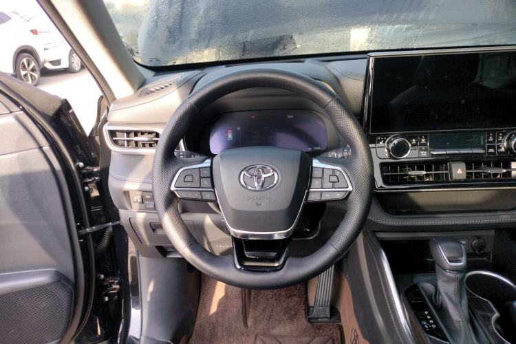 Used Toyota Highlander 2024 2.5L Smart Electric Hybrid Dual-Engine Four-Wheel Drive Prestige Version – 7 Seats
