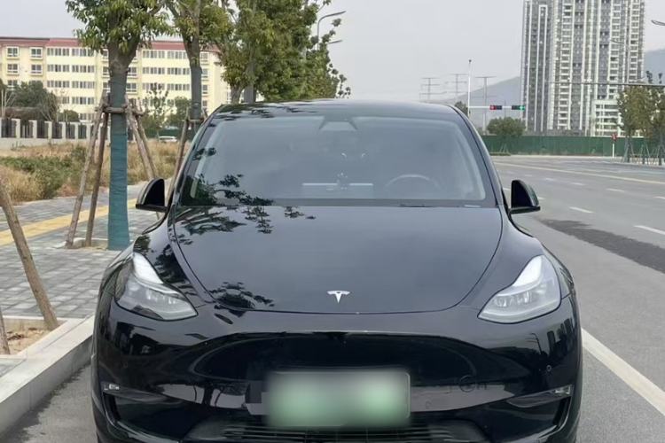 Used Tesla Model Y 2022 Long-Range All-Wheel-Drive Version