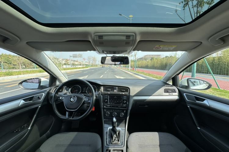 Used Volkswagen Golf 2018 230TSI Automatic Comfort Model
