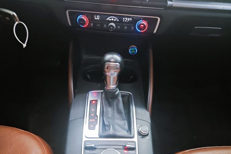 Used Audi A3 2016 Limousine 35 TFSI Style Edition Gear Lever