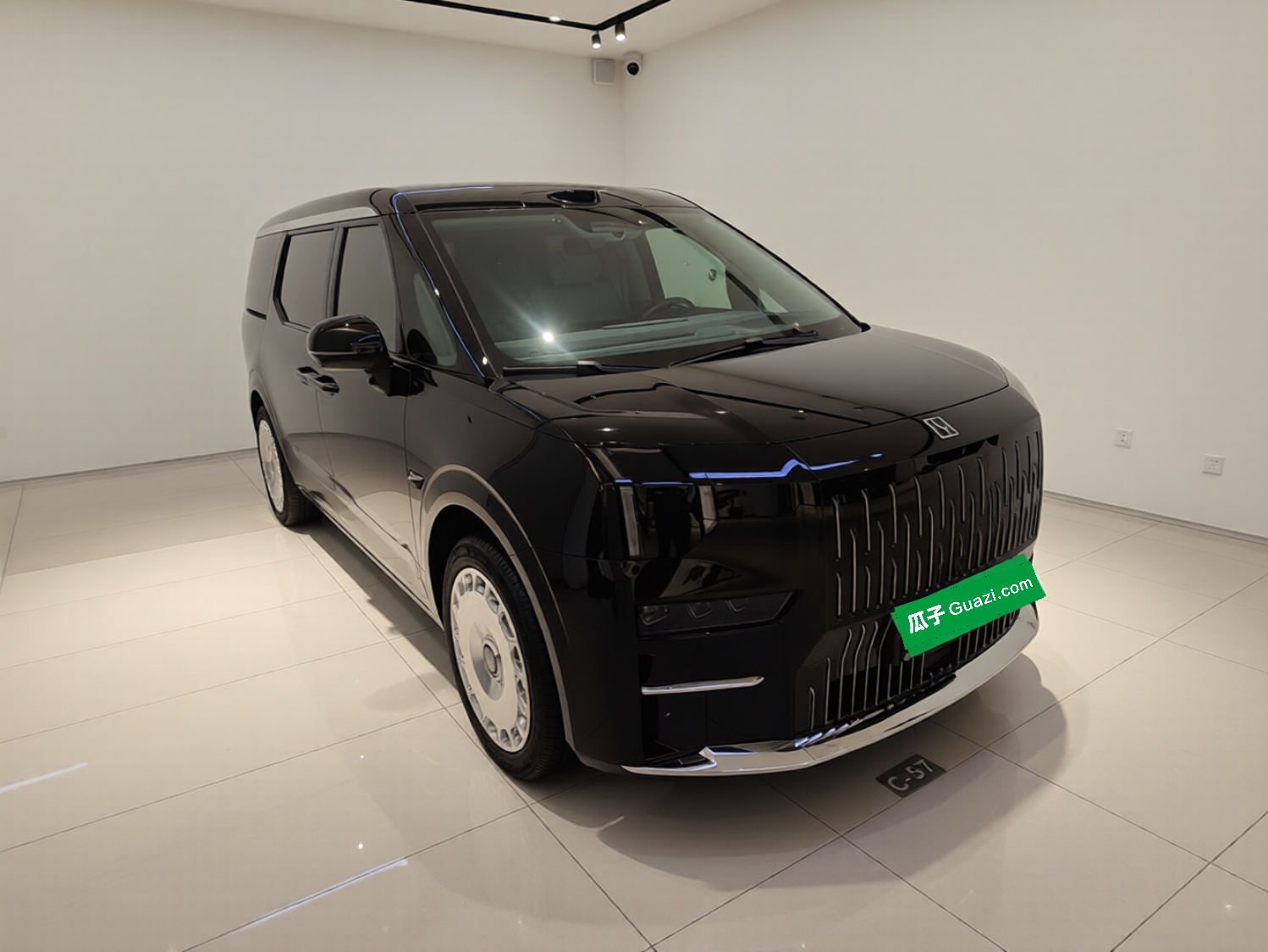 Zeekr 009 2024 GAC Trumpchi — снимка 3