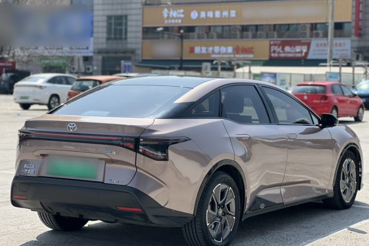 Used Toyota bZ3 2023 616 km Long-Range Premium
