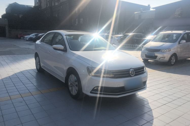 Used Volkswagen Sagitar 2016 230TSI 25th Anniversary Edition Front Right 45 Deg