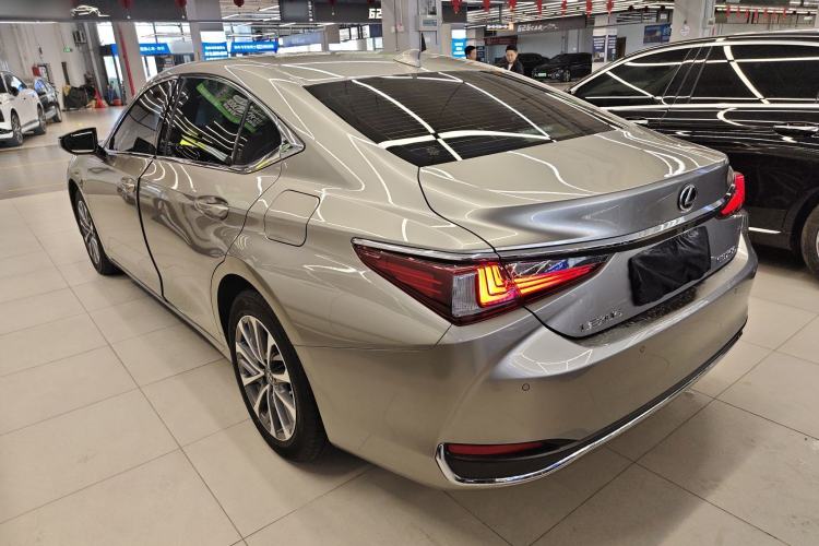 Used Lexus ES 2023 200 Luxury Edition
