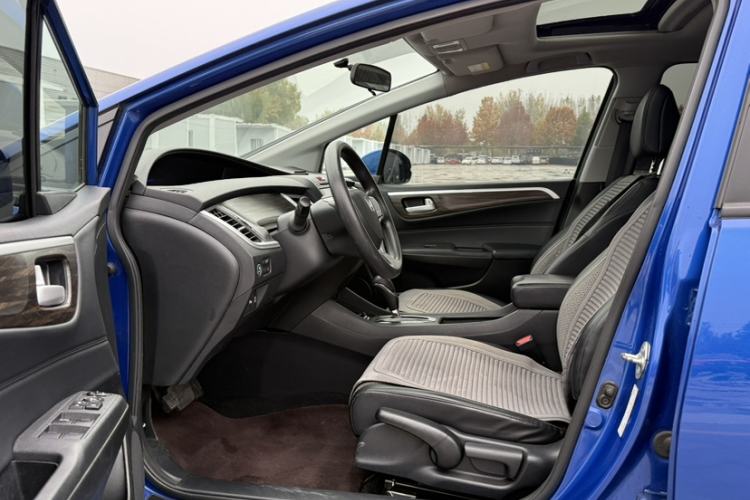 Used Honda Jade 2017 1.8L automatic Comfort version 5 seats
