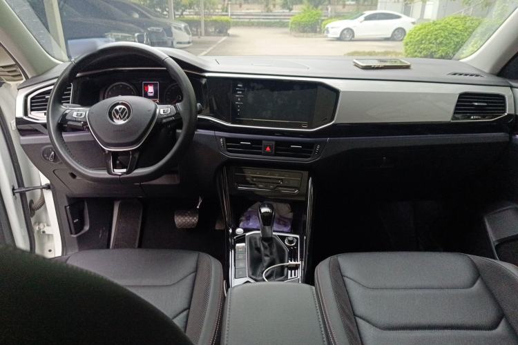 Used Volkswagen Tayron 2022 280TSI Two-Wheel Drive Luxury Smart Connectivity Version Center Console