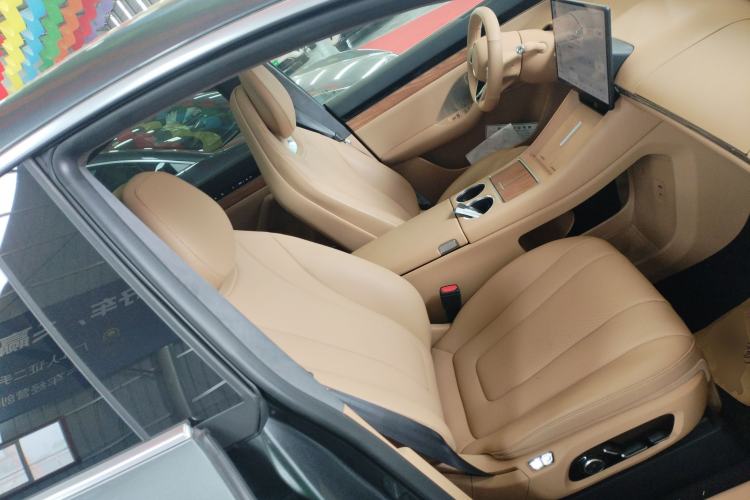 Used Hima Luxeed R7 2024 All-Electric 667 km Max