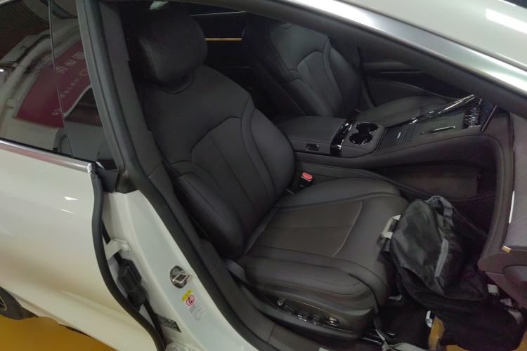 Used Denza Z9 2024 1100 km Four-Wheel Drive Max Version
