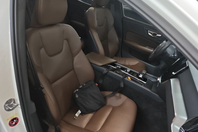 Used Volvo S60 2022 B4 Zhiyi Luxury Edition
