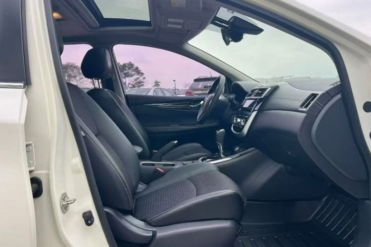 Used Nissan Tiida 2019 1.6L CVT Smart Drive Version China VI Standard