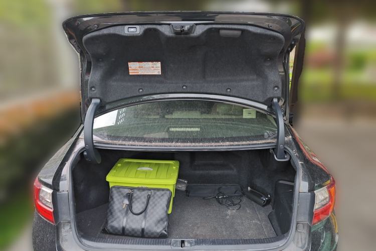 Used Lexus ES 2015 300h Luxury Edition Trunk