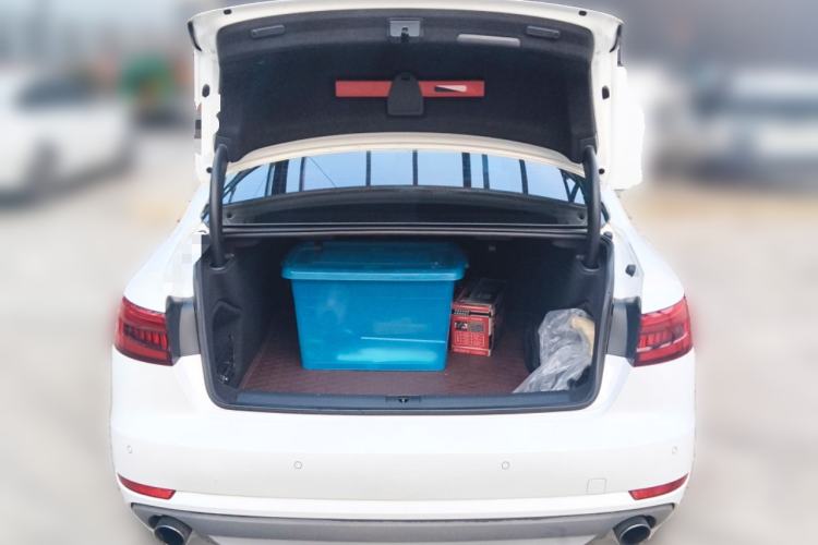 Used Audi A4L 2017 40 TFSI Fashion Model Trunk