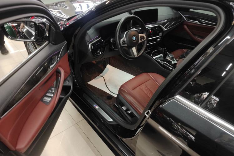 Used BMW 5 Series 2021 525Li M Sport Package Driver Seat