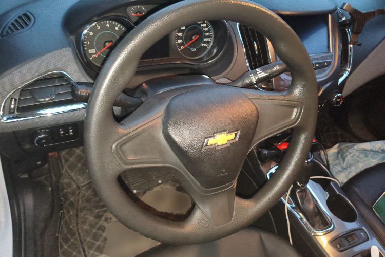 Used Chevrolet Cruze 2017 1.5L Automatic Pioneer Sunroof Edition