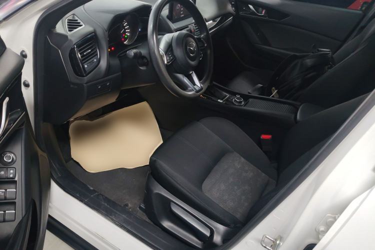 Used Mazda CX-4 2020 2.0L Automatic Two-Wheel Drive Blue Sky Dynamic Edition Driver Seat