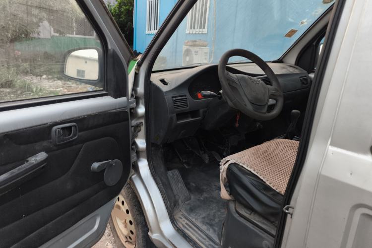 Used Wuling Rongguang 2011 1.2L Base Version
