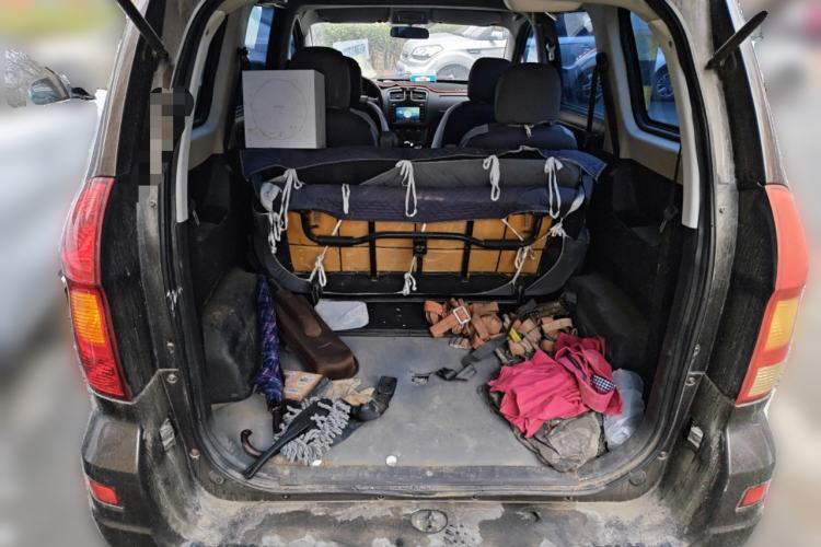 Used Dongfeng Fengon 330 2016 1.5L Manual Enjoyment Model DK15 Trunk