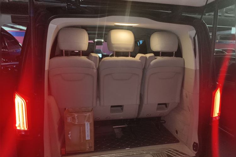 Used Mercedes-Benz V-Class 2016 V 260 L Prestige Extended Edition Trunk