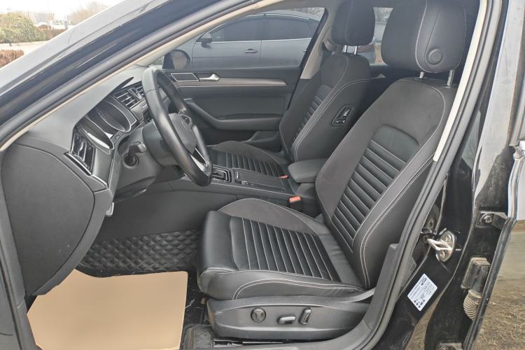 Used Volkswagen Magotan 2020 330TSI DSG Leading Model
