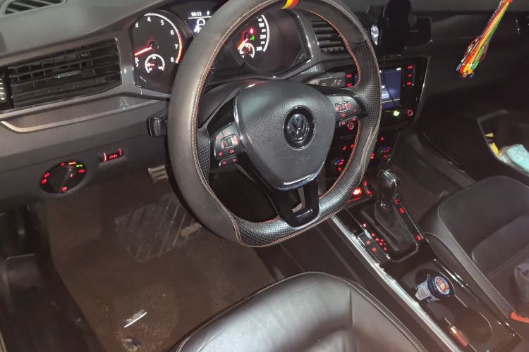 Used Volkswagen Passat 2016 330TSI DSG Luxury Edition Steering Wheel