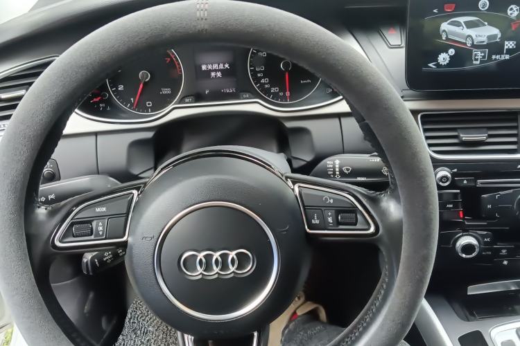Used Audi A4L 2015 35 TFSI Automatic Standard Model Steering Wheel