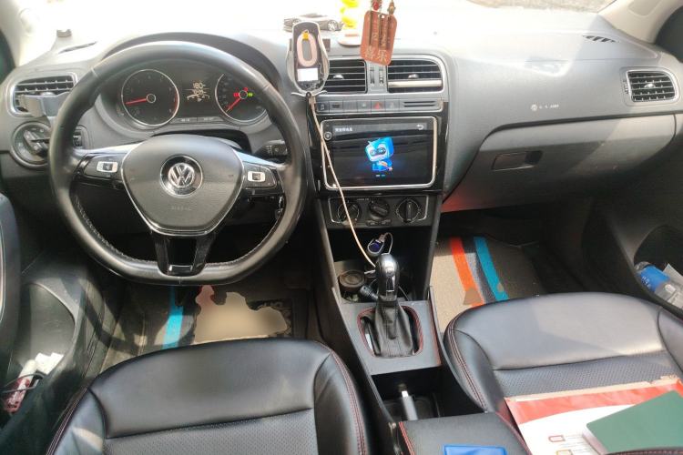 Used Volkswagen Polo 2018 1.5L Automatic Enjoyment Model Center Console