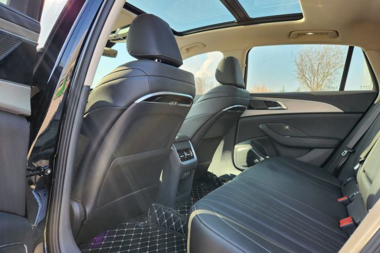 Used Hongqi H5 2023 2.0T Automatic Smart Connect Flagship Edition Interior 2