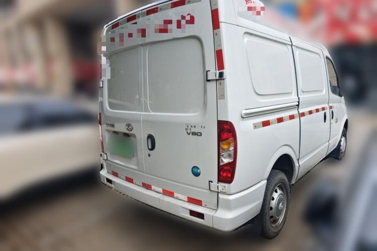 Used SAIC MAXUS Xintu V80 2021 2.0T Manual Classic City Delivery King Short Wheelbase Mid-Roof Design 3 Seats
