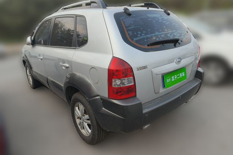 Used Hyundai Tucson 2009 2.0L Automatic Two-Wheel Drive with Sunroof Rear Left 45 Deg